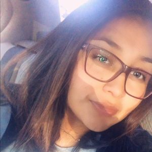 Meet your Posher, Evelyn